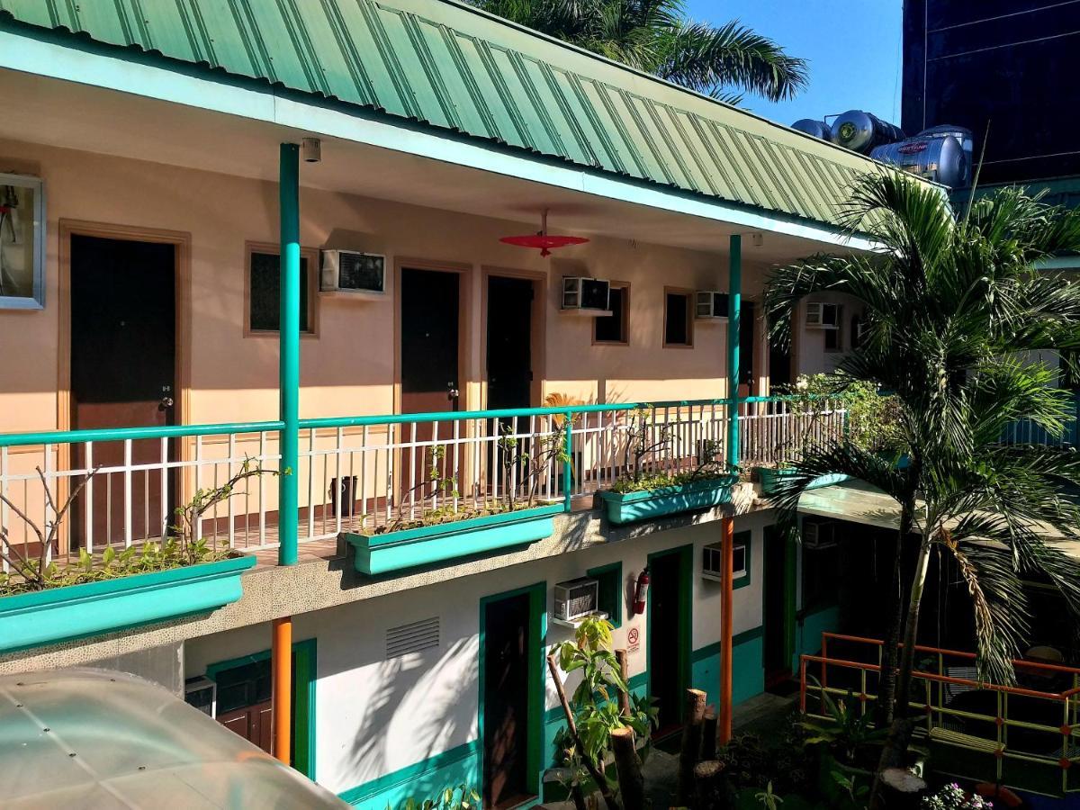 Park Vil-La Apartelle Quezon City Zewnętrze zdjęcie